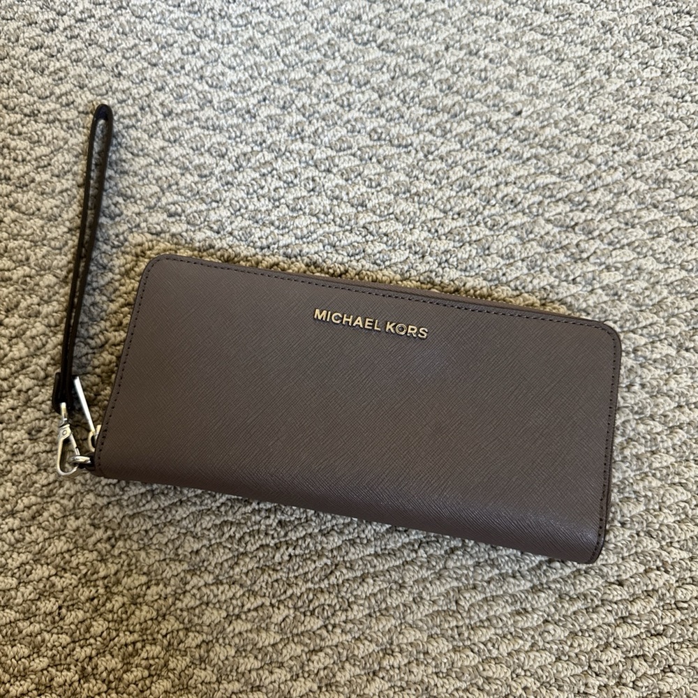 Michael Kors Charcoal Wristlet